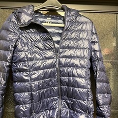 服2着(ユニクロ黄色と紺)の画像