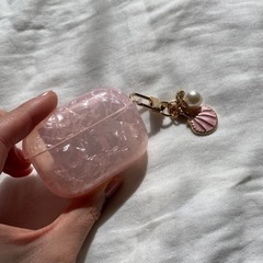 新品未使用　AirPods pro ケース　シェル　チャーム付きの画像