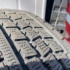 キャラバン　195/80R15 2本　スタッドレス　バリ溝の画像