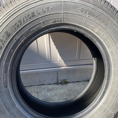 キャラバン　195/80R15 2本　スタッドレス　バリ溝の画像