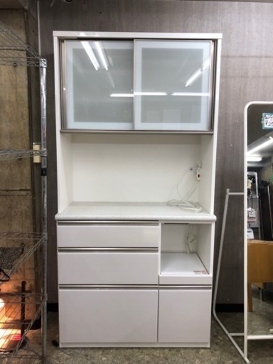 ホワイト食器棚