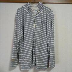 4L 服/ファッション パーカー  袖に汚れあり