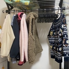 新品　ハンガーラック　バスケット付きの画像