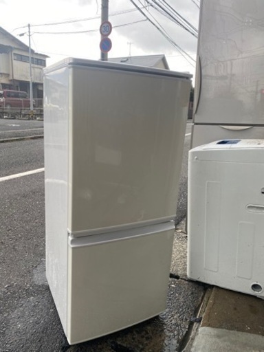 北九州市内配送無料　保証付き　シャープ SHARP SJ-14Y-W [冷蔵庫 （137L・つけかえどっちもドア） 2ドア ホワイト系