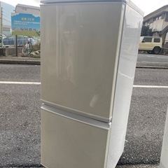 北九州市内配送無料 保証付き シャープ SHARP SJ-14Y-W [冷蔵庫 （137L 