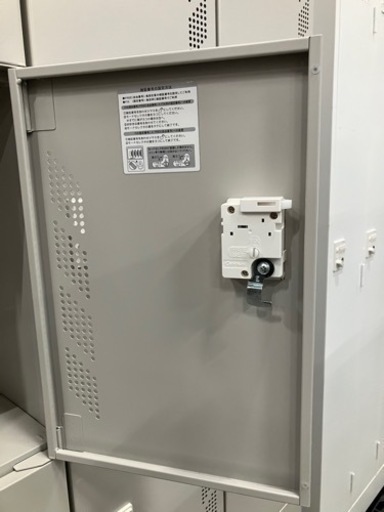 期間限定値下げ！中古12人用ロッカー