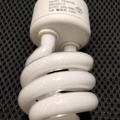 大栄トレーディング　省エネ電球　60W　新品未使用品　4個セットの画像