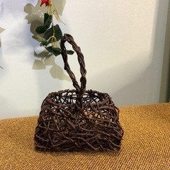 手編みのカゴ