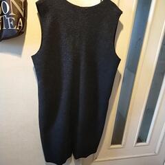 チャコールグレー　ジャンパースカートの画像