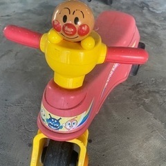 アンパンマン乗り物の画像