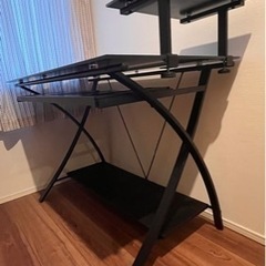 机　パソコンデスクの画像