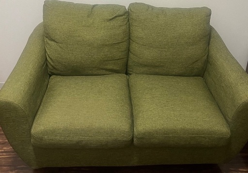 2人がけソファ 落ち着いた緑色