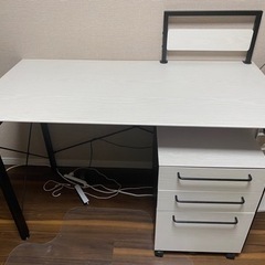 デスク　※使用期間半年程度の美品