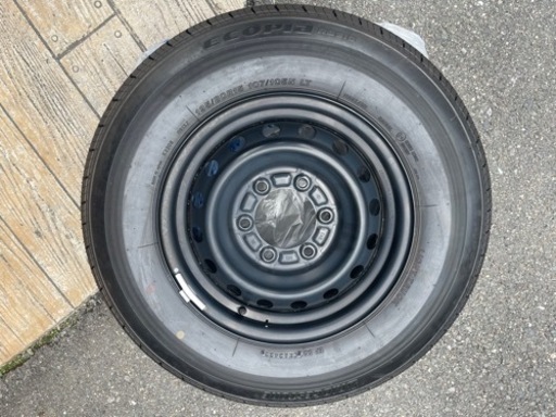 ハイエース 7型 新車外し 純正タイヤ、ホイール、キャップ付き