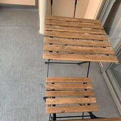 テーブル　椅子の画像