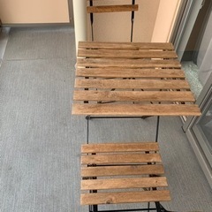 テーブル　椅子