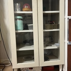 食器棚　ベージュ　シンプル