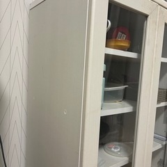 食器棚　ベージュ　シンプルの画像