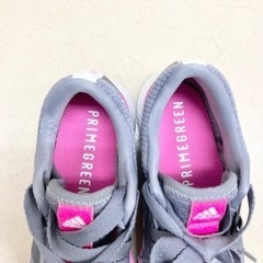 adidas スニーカー　23.5の画像