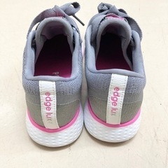 adidas スニーカー　23.5の画像