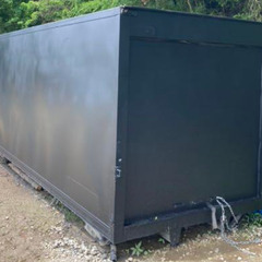 お洒落コンテナハウス！マットブラック、内装OSB合板、断熱材入の画像