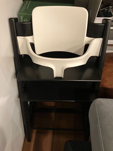 取引中【Stokke 木製ベビーチェア】