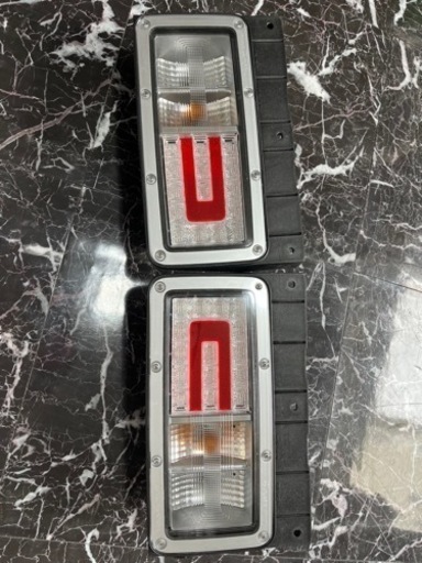 日野LED純正テールランプ新品