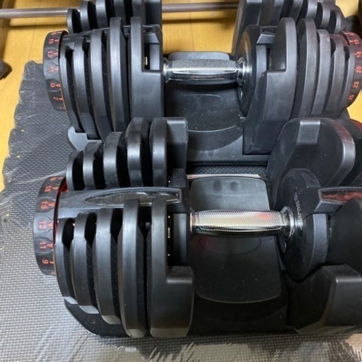 可変式ダンベル　トレーニング