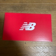 ニューバランス スニーカーの箱