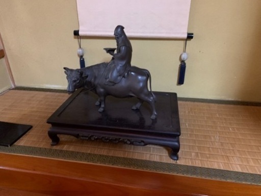 孔子牛乗図置物 (孔子の置物