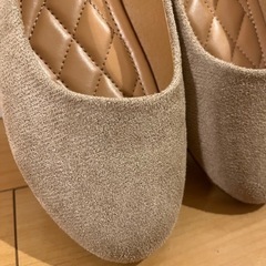 新品未使用　スエード　25cm パンプス　ぺたんこ　ノーヒール　の画像