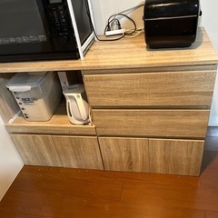 決まりました。食器棚