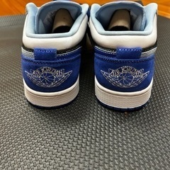 NIKE AIR JORDAN 1 LOW 