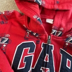 GAP ギャップ　パーカー　働く車の画像