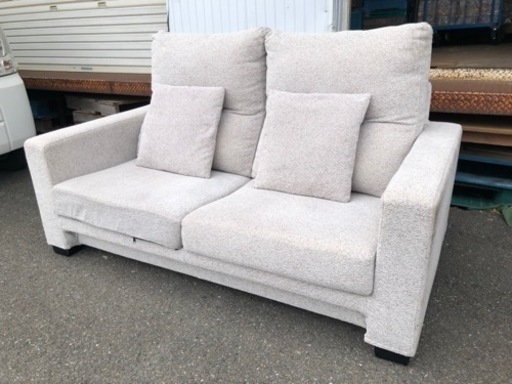 福岡市内配送無料　2人掛けソファ！