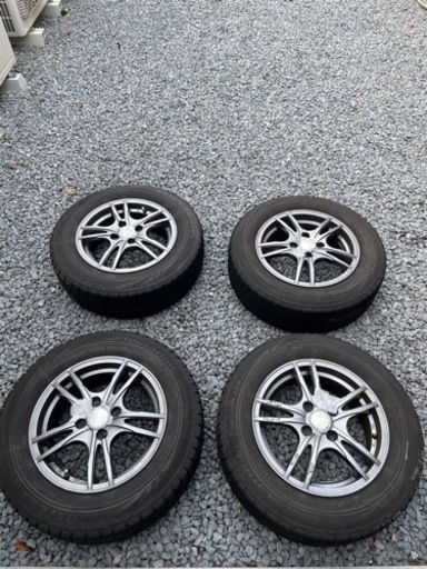 スタッドレスタイヤ　175／70R14  84s