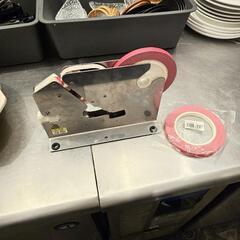 バックシーラーとテープの画像