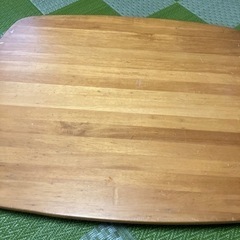 折りたたみ式テーブルの画像