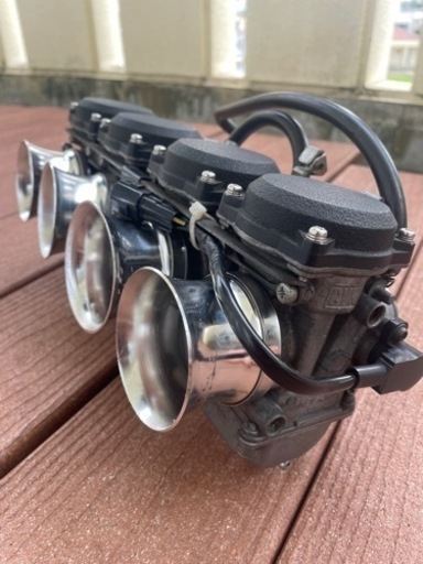 ゼファー1100 純正キャブレターファンネル使用