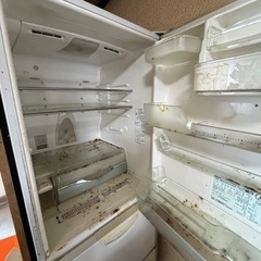 汚い冷蔵庫の画像