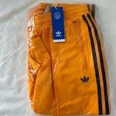 adidas オレンジジャージ上下セットの画像