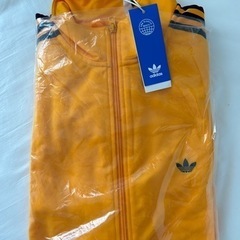 adidas オレンジジャージ上下セットの画像