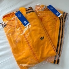 adidas オレンジジャージ上下セットの画像