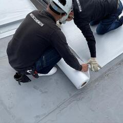 現場作業スタッフ　防水工【月収265,000〜523,000】事業拡大の為、正社員大募集！未経験者歓迎/経験者優遇　固定給【賞与年2回】の画像