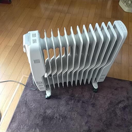 美品 ６〜８畳　オイルヒーター