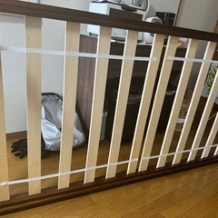 【引き取り先見つかりました☺️】シングルベッド　枠組みのみ