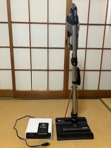 【シャープ】コードレス掃除機　購入1年未満