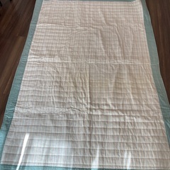 布団とラグ(敷物)の画像