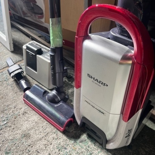 ☆激安☆現状品☆SHARP コードレス掃除機　EC-AP500 バッテリー２個