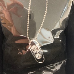新品未使用　クロスフォーネックレスの画像